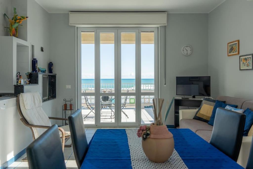 La Casa Sul Mare Villa Agnone Bagni Kültér fotó